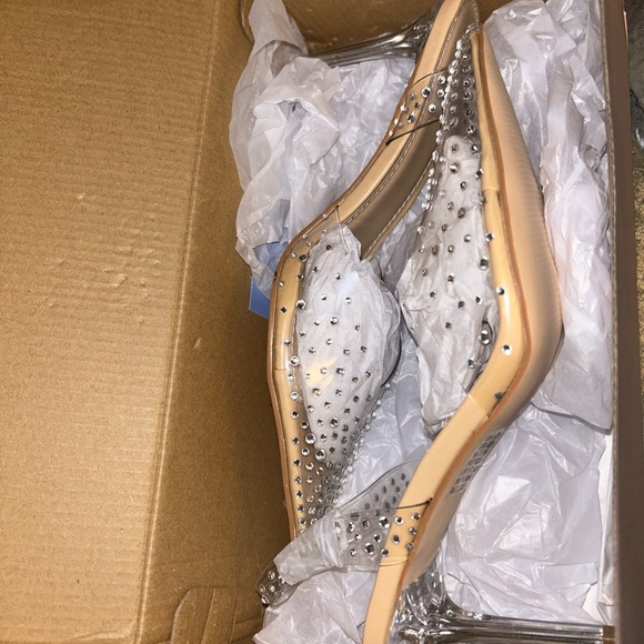 BRAND NEW NEVER WORN!!!Emma Clear Embellished Pump. Perfect wedding/ event shoes - Picture 13 of 15